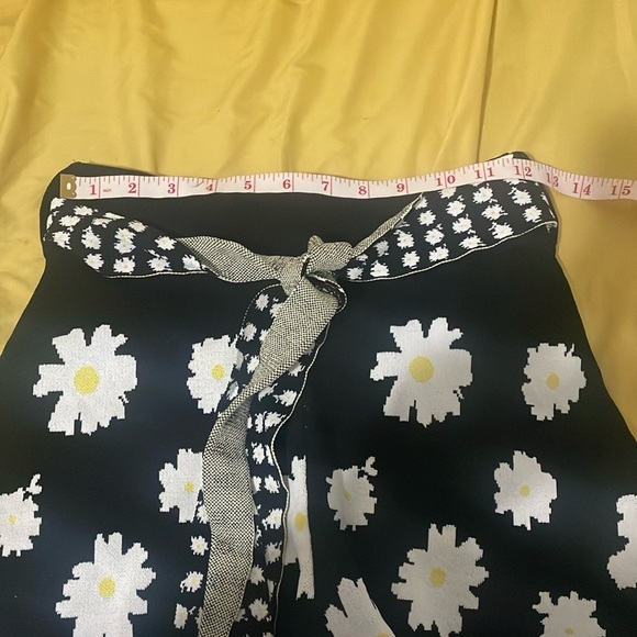 Sandro Paris-maje Floral Black and White Women's Shorts - Picture 16 of 16